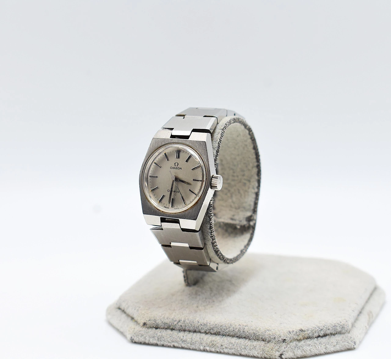 Omega Genève · 48980037 — foto 1 di 5