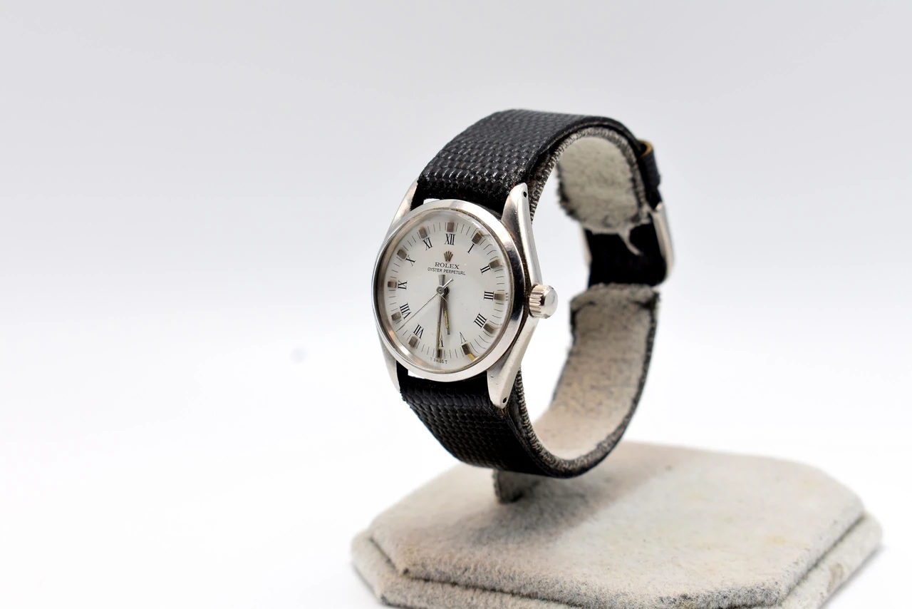 Rolex Oyster Perpetual 6748 30 mm – Automatico – Calibro 2135 — foto dell’esemplare MASSA SHW