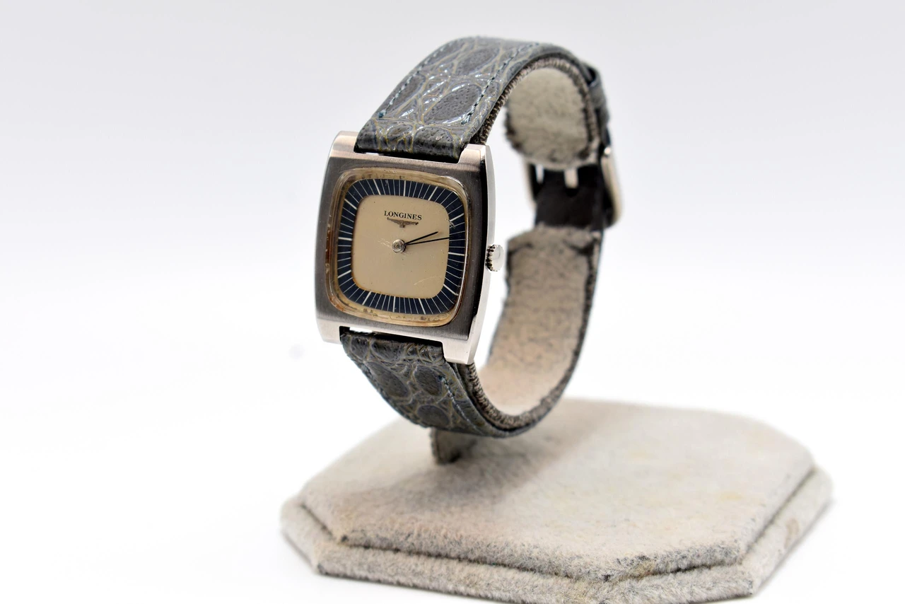 Longines Vintage quadrante TV 8466 30 mm – Carica… · 49536936 — foto 1 di 6